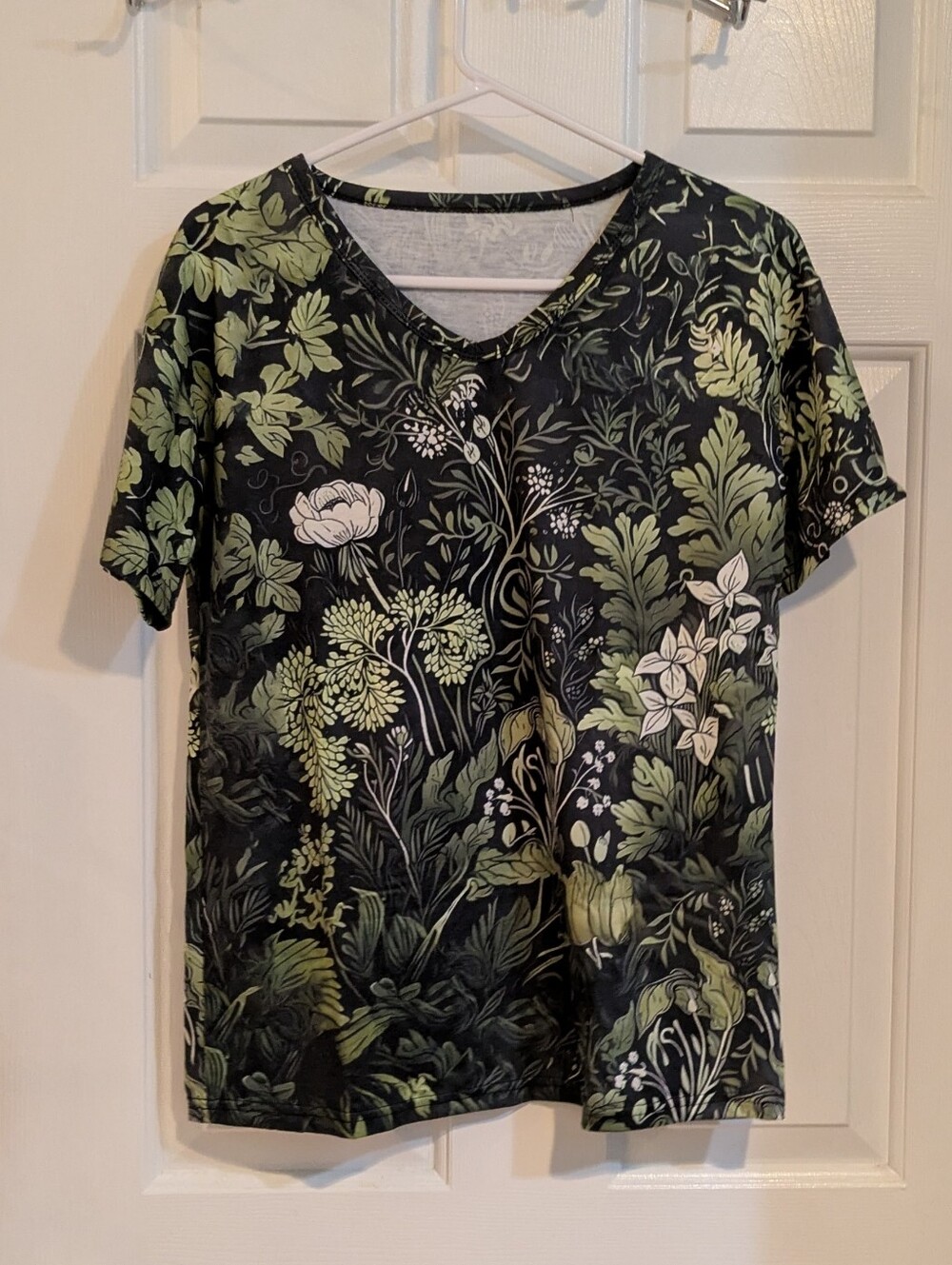 SHEIN Black V-Neck Short Sleeve Top with Green Botanical Print